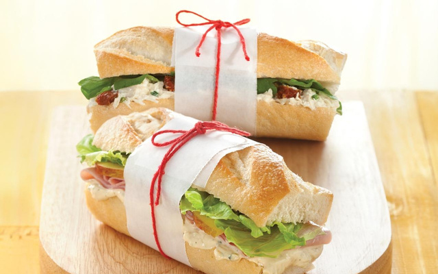 Sanduíche de presunto e gorgonzola