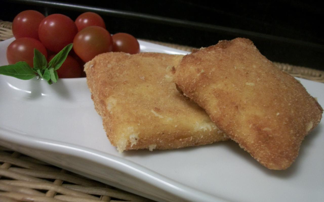 Mussarela à milanesa