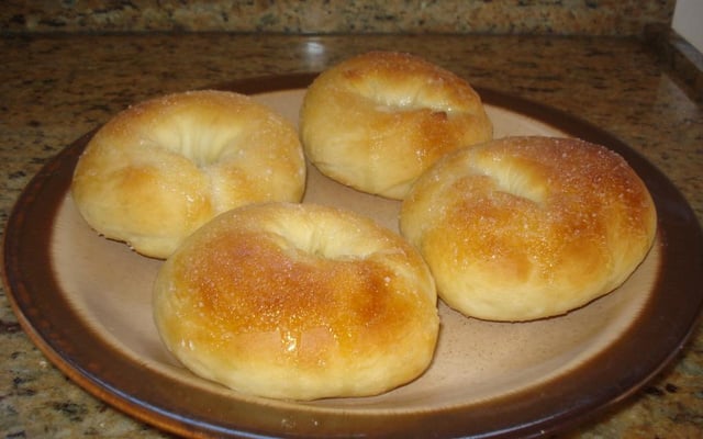 Rosca com calda de açúcar