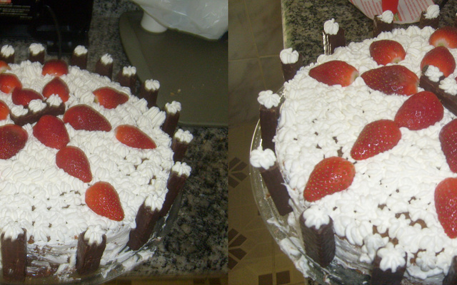 Bolo de chocolate e morango com Twix