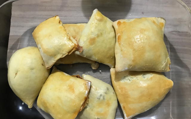 Esfiha de carne temperada