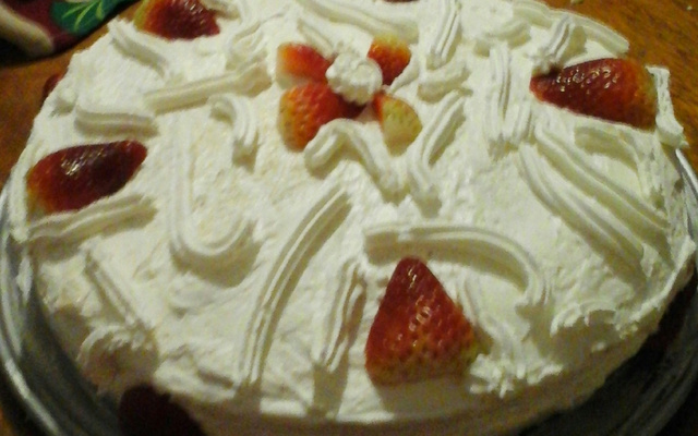 Bolo recheado de morango