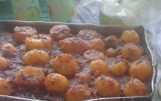 Língua de boi com batatas