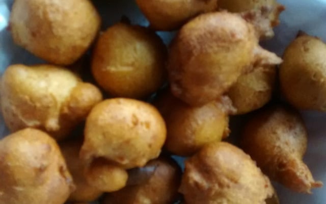 Bolinhos de queijo (parecido com bolinho de chuva)