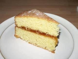 Bolo mousse de maracujá e chocolate