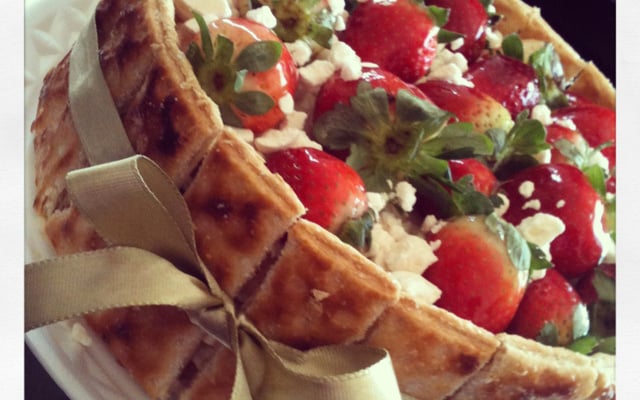 Bolo de morangos e suspiros