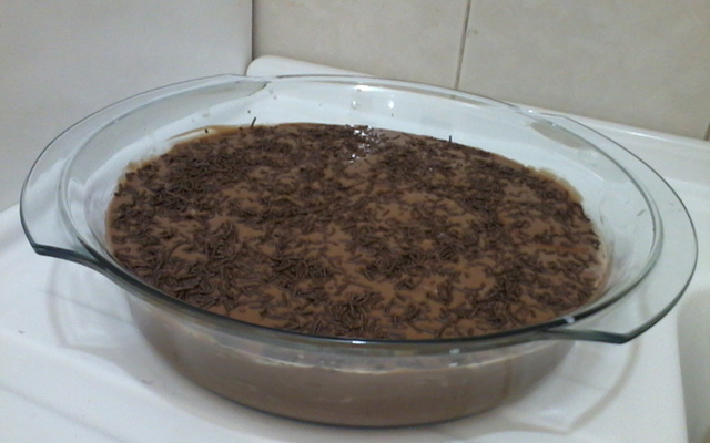 Torta de bolacha com doce de leite