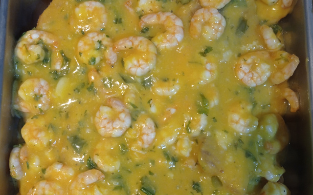 Filé de peixe ao molho e camarão