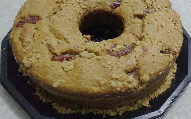 Bolo de paçoquinha e biscoito maizena