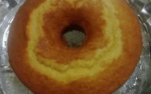 Bolo de fubá com coco e canela