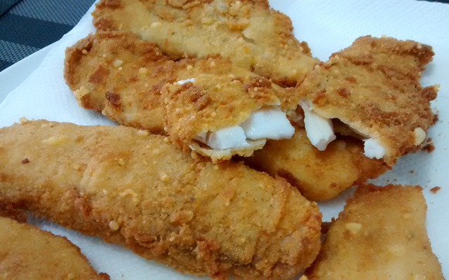 Filé de tilápia empanado