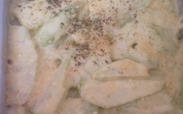 Chuchu ao molho gratinado