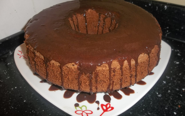 Bolo simples de chocolate