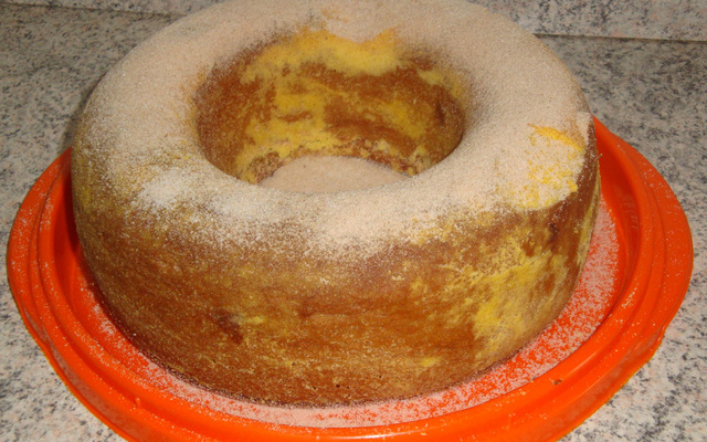 Bolo de fubá com goiabada