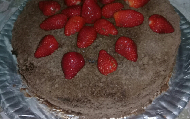 Bolo de chocolate com morango