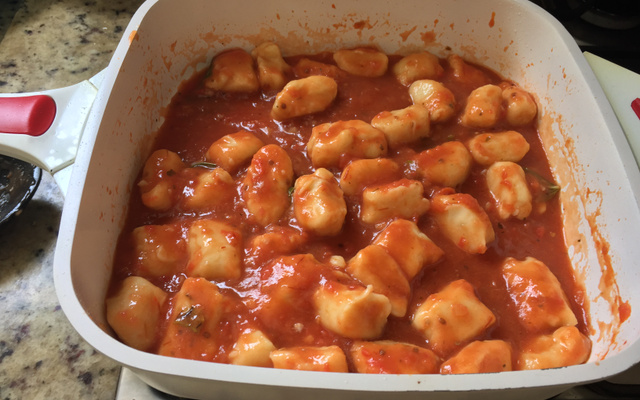 Nhoque caseiro ao molho sugo