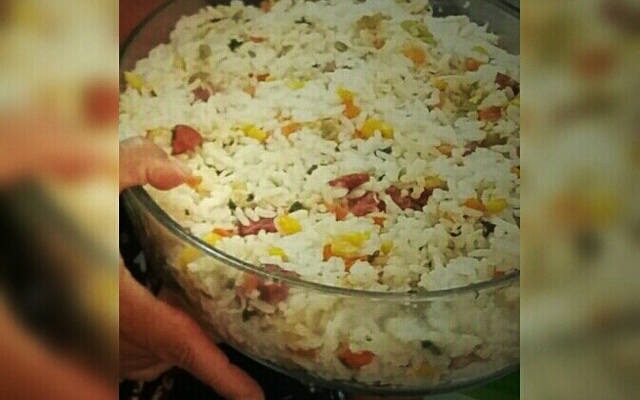 Arroz carreteiro de frango com calabresa ao forno