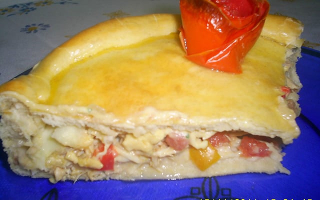 Torta de frango com massa de pão