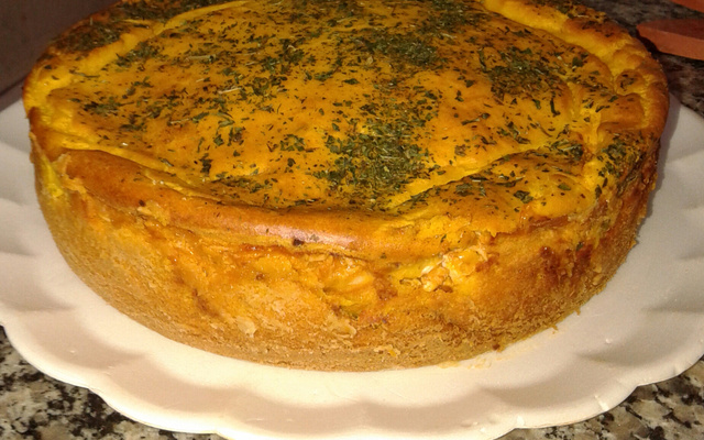 Torta de frango com creme de cenoura