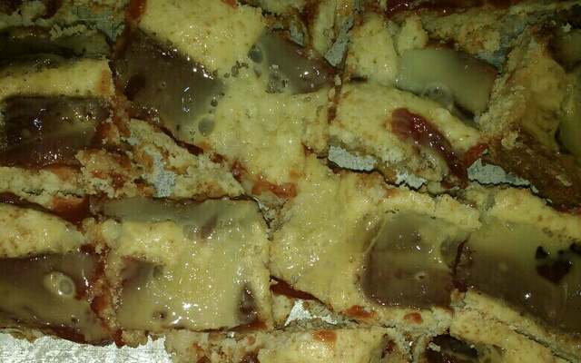 Bolo de goiabada com leite condensado