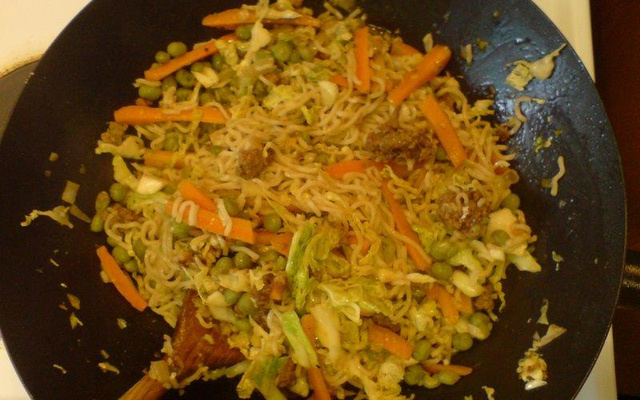 Espaguete com legumes