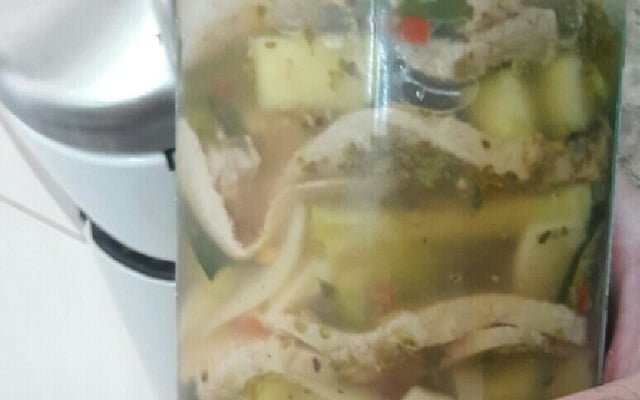 Lagarto em conserva com vinagrete (para comer com pão)