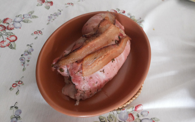 Medalhão assado de filé mignon suíno