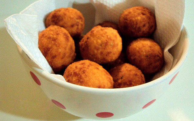 Bolinha de queijo fácil