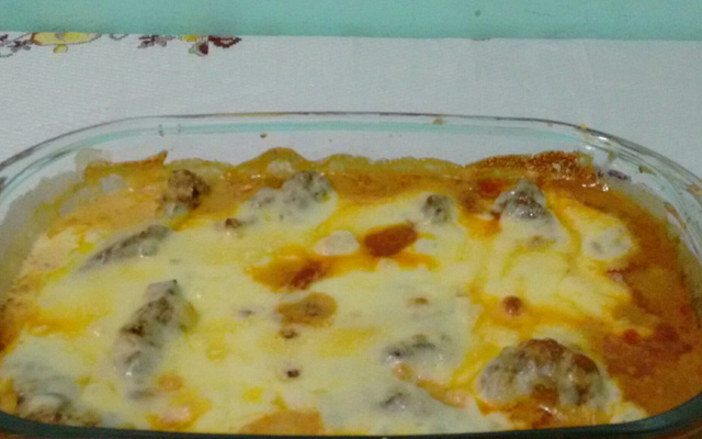 Carne com requeijão ao forno