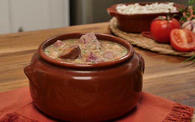 Feijoada de feijão-branco