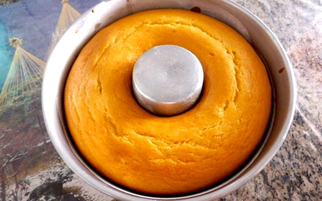 Bolo de coalhada e fubá