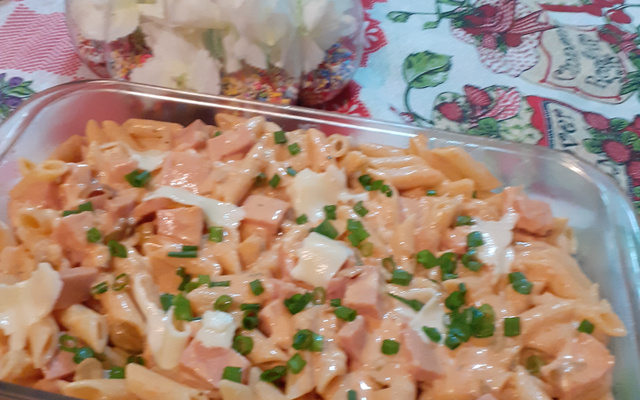 Macarronada cremosa, simples e fácil