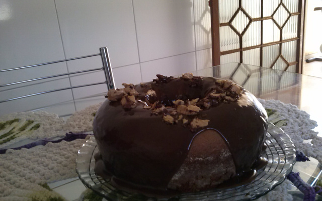 Bolo de chocolate com cobertura de brigadeiro