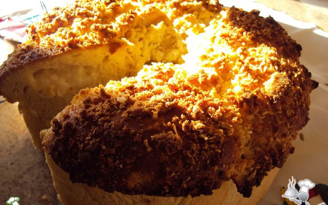 Pão de coco com leite condensado