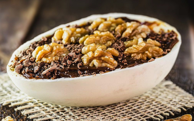 Ovo de páscoa com nozes