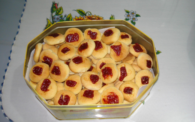 Bolachinha de nata com goibada