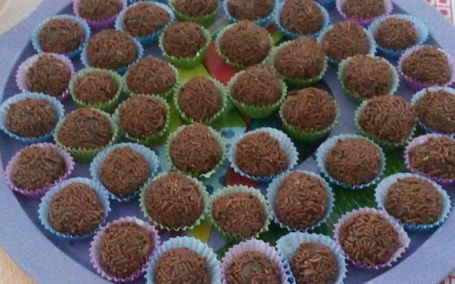 Brigadeiro de casca de banana
