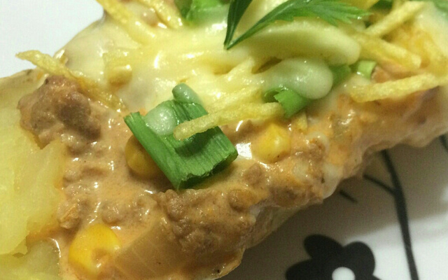 Batata recheada com carne moída