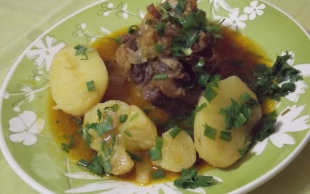 Rabada com batata e agrião