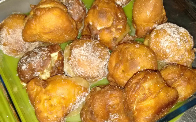 Bolinho de chuva com doce de leite