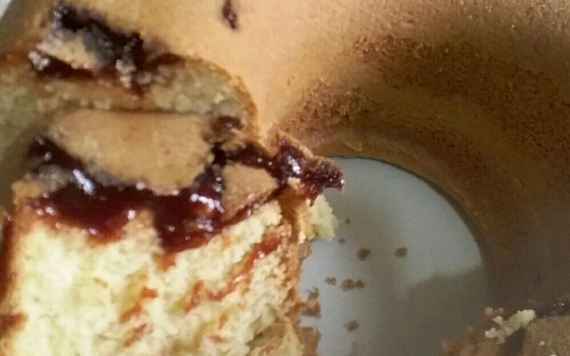 Bolo simples com goiabada