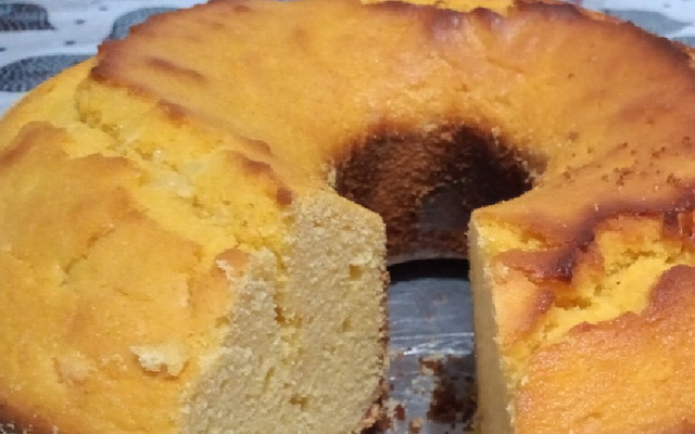 Bolo de fubá com coalhada