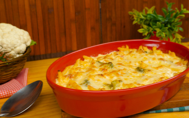 Macarrão ao leite gratinado