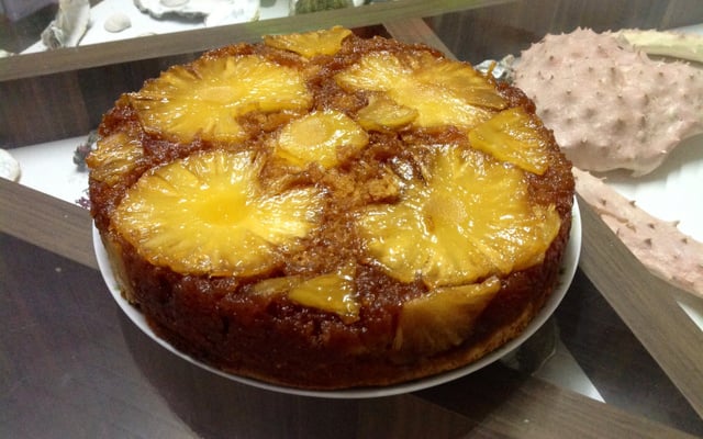 Bolo caramelizado de abacaxi