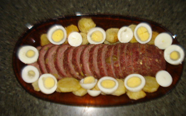 Rocambole de carne moída