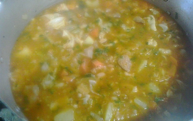 Mocotó com dobradinha, feijão branco e legumes da Vanessa