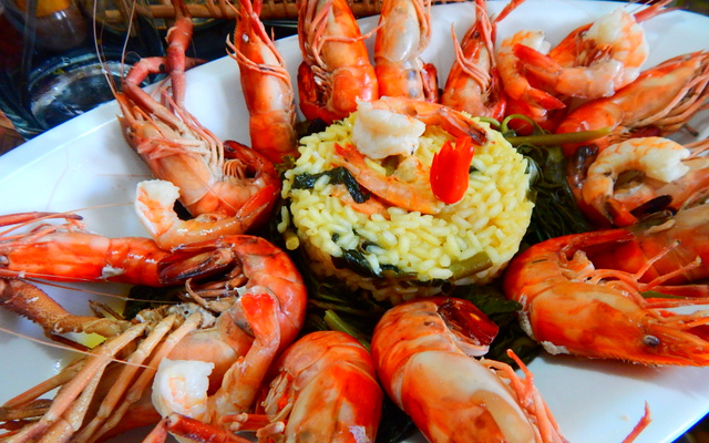 Risoto de tucupi com lagostins
