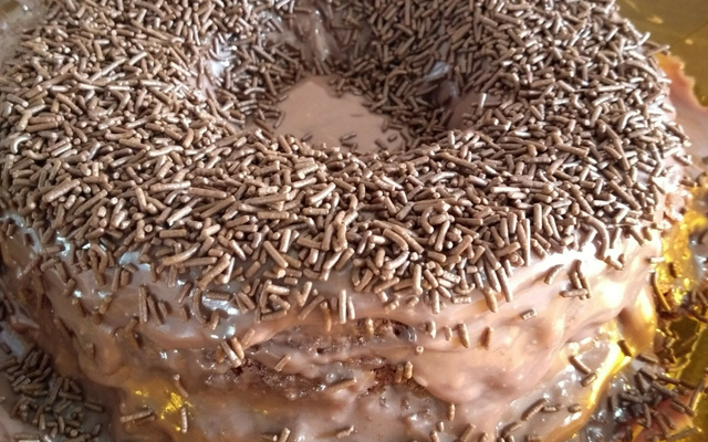 Bolo de chocolate com cobertura