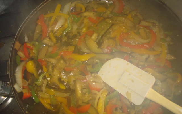 Salada de berinjela e pimentão