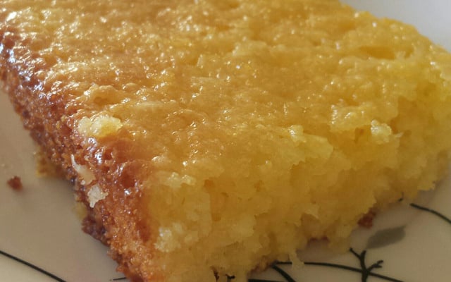 Bolo de milharina cremoso com laranja